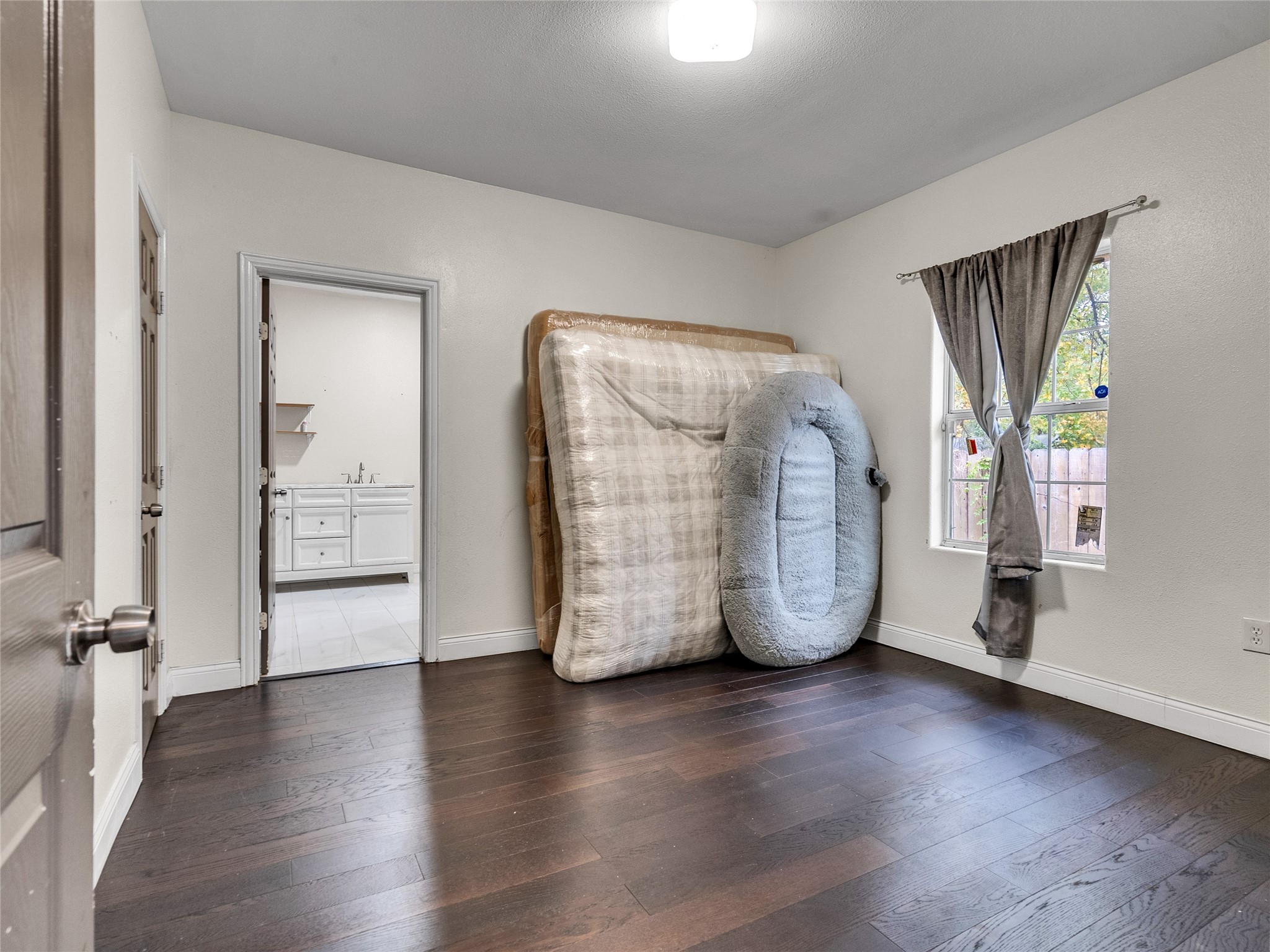 4917 Tronewood Street Houston, TX 77016 - Photo 5 of 24