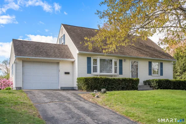 $309,500 | 6 Roberts Road, Enfield, CT 06082