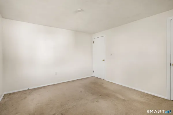 $309,500 | 6 Roberts Road, Enfield, CT 06082