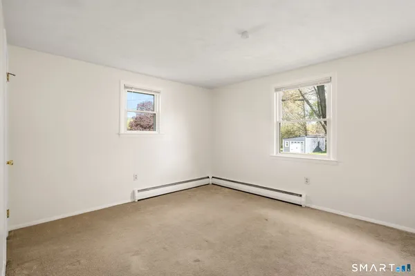 $309,500 | 6 Roberts Road, Enfield, CT 06082