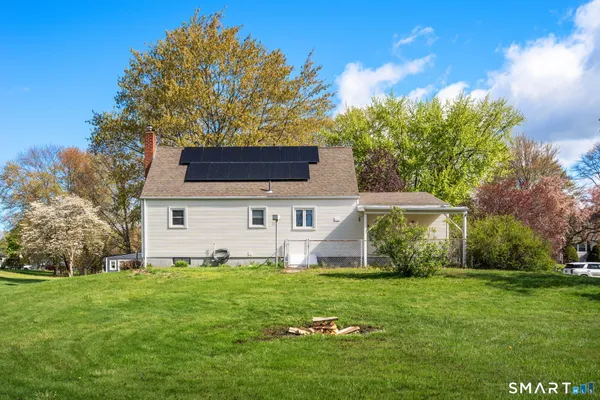 $309,500 | 6 Roberts Road, Enfield, CT 06082