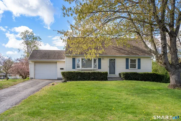 $309,500 | 6 Roberts Road, Enfield, CT 06082