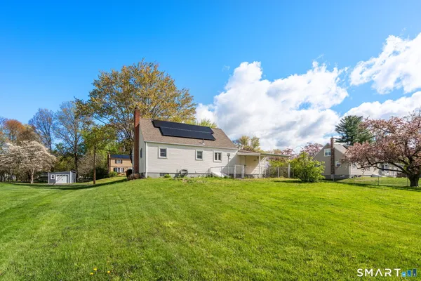 $309,500 | 6 Roberts Road, Enfield, CT 06082