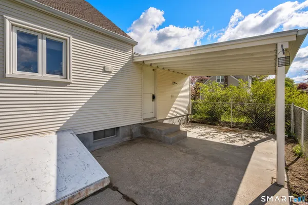 $309,500 | 6 Roberts Road, Enfield, CT 06082