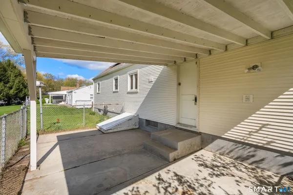 $309,500 | 6 Roberts Road, Enfield, CT 06082