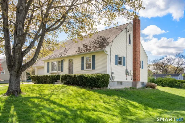 $309,500 | 6 Roberts Road, Enfield, CT 06082
