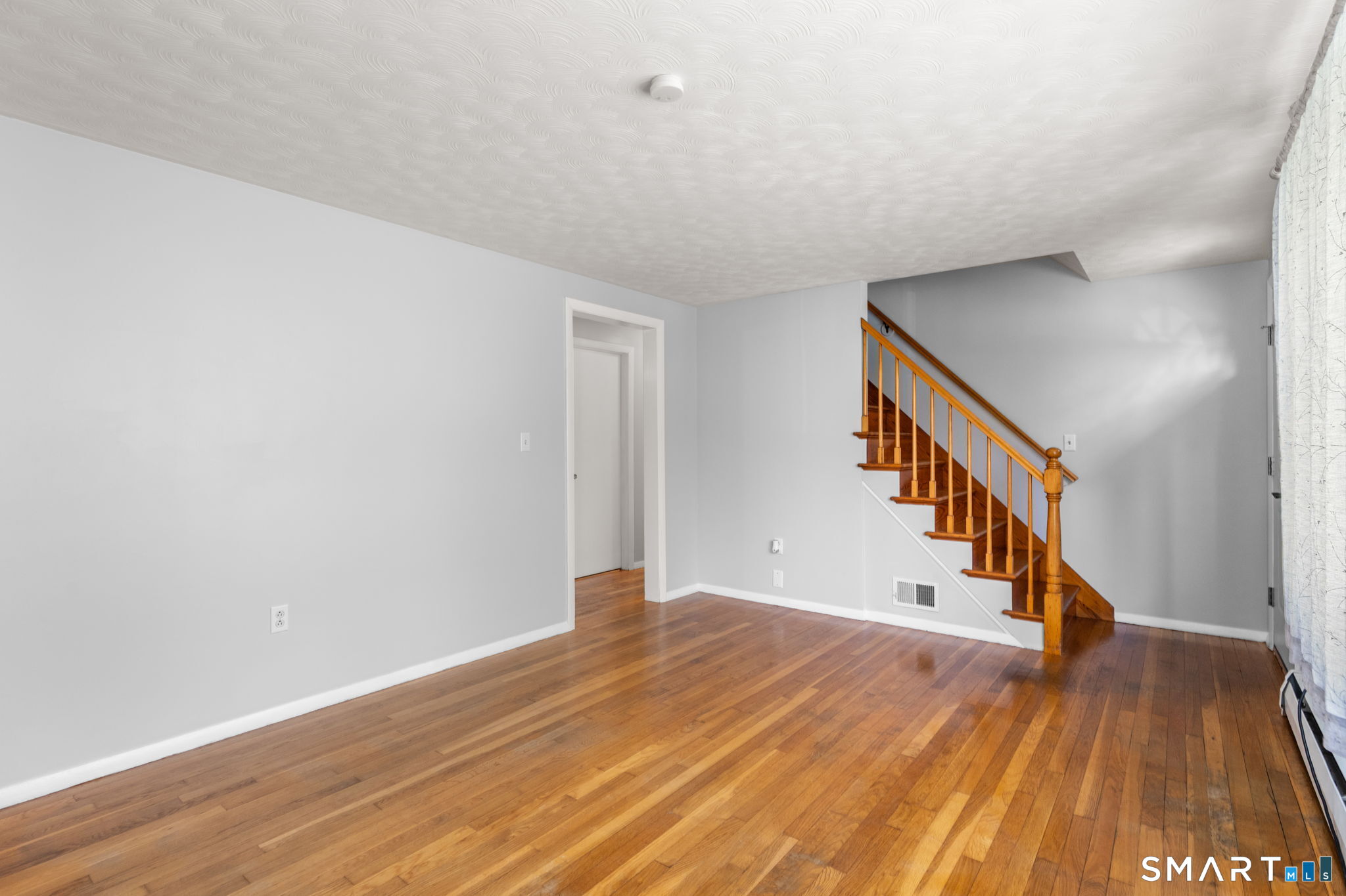 6 Roberts Road Enfield, CT 06082 - Photo 6 of 29