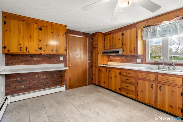 $309,500 | 6 Roberts Road, Enfield, CT 06082
