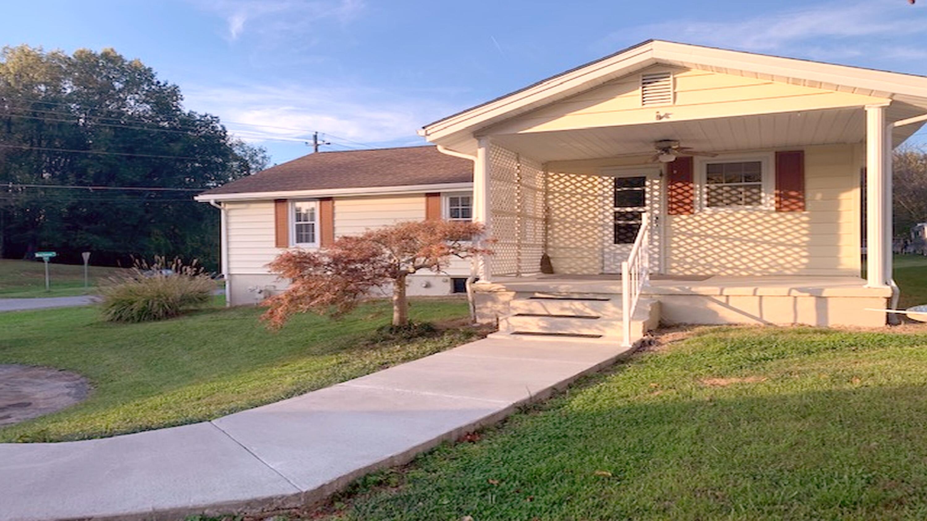 100 Reed Road Bristol, TN 37620 - Photo 39 of 41 100 Reed Road rear