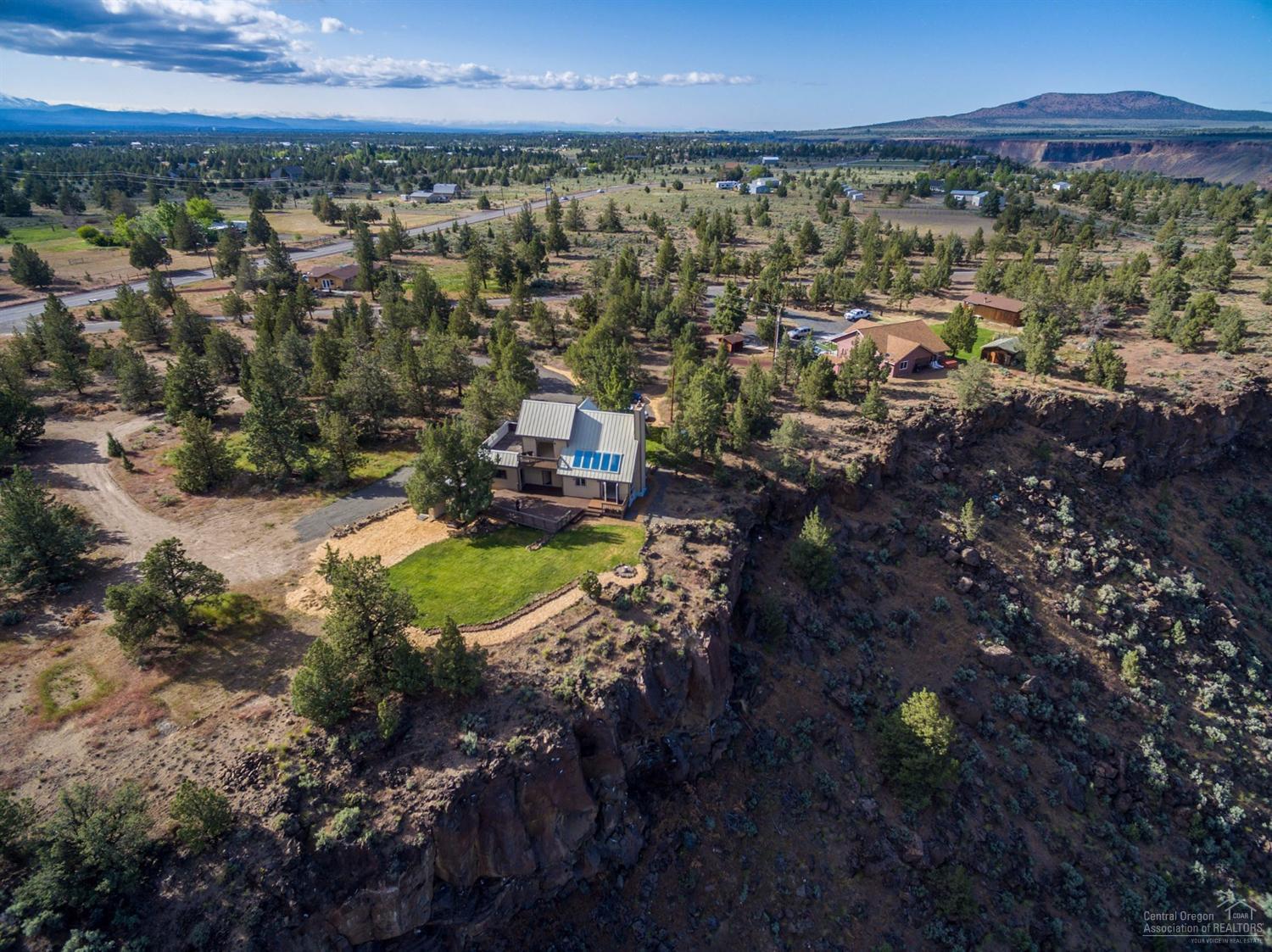 5457 Southwest Trout Road Terrebonne, OR 97760 - Photo 4 of 25 Gallery Image 4
