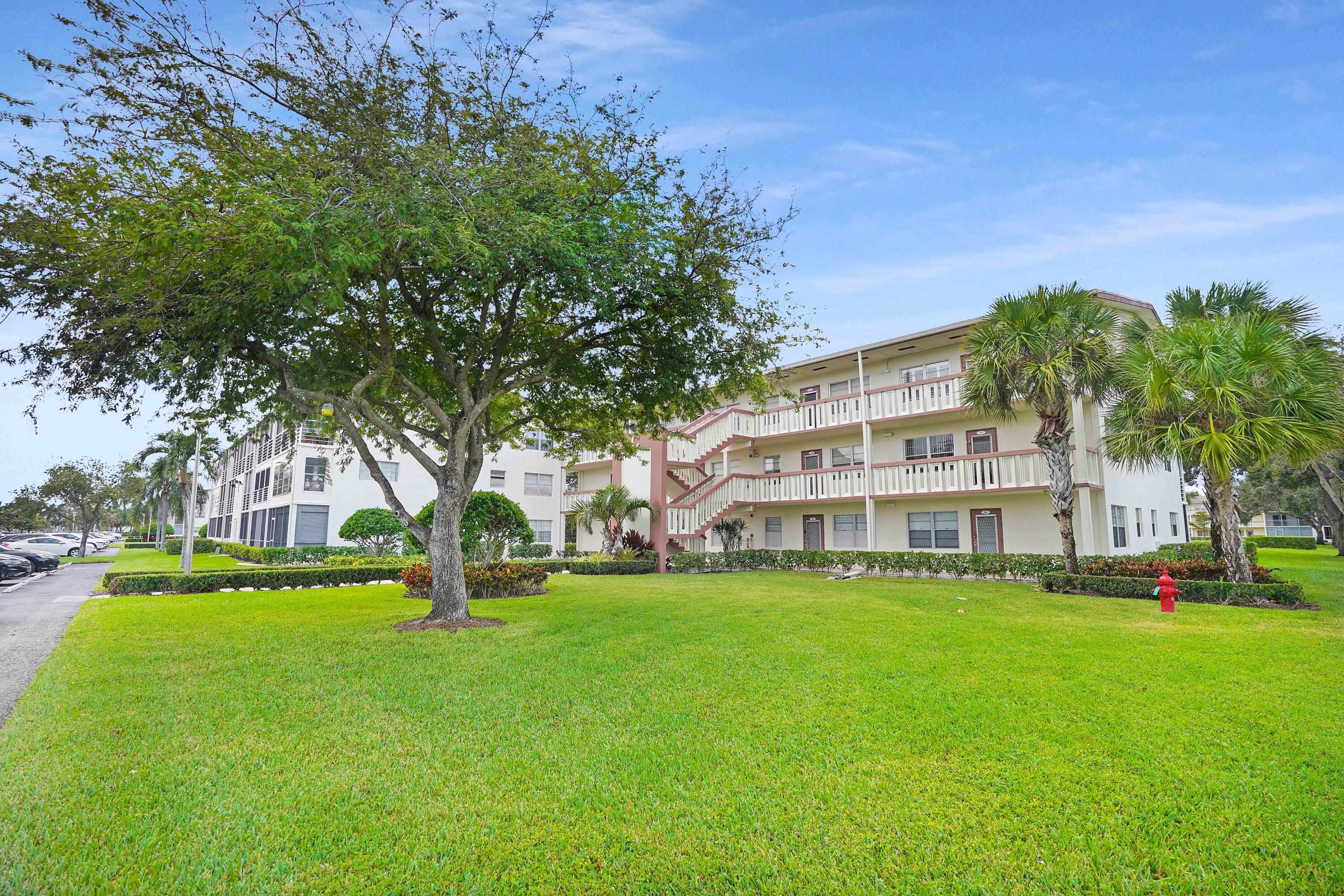 117 Preston F Boca Raton, FL 33434 - Photo 15 of 30 Exterior of Building