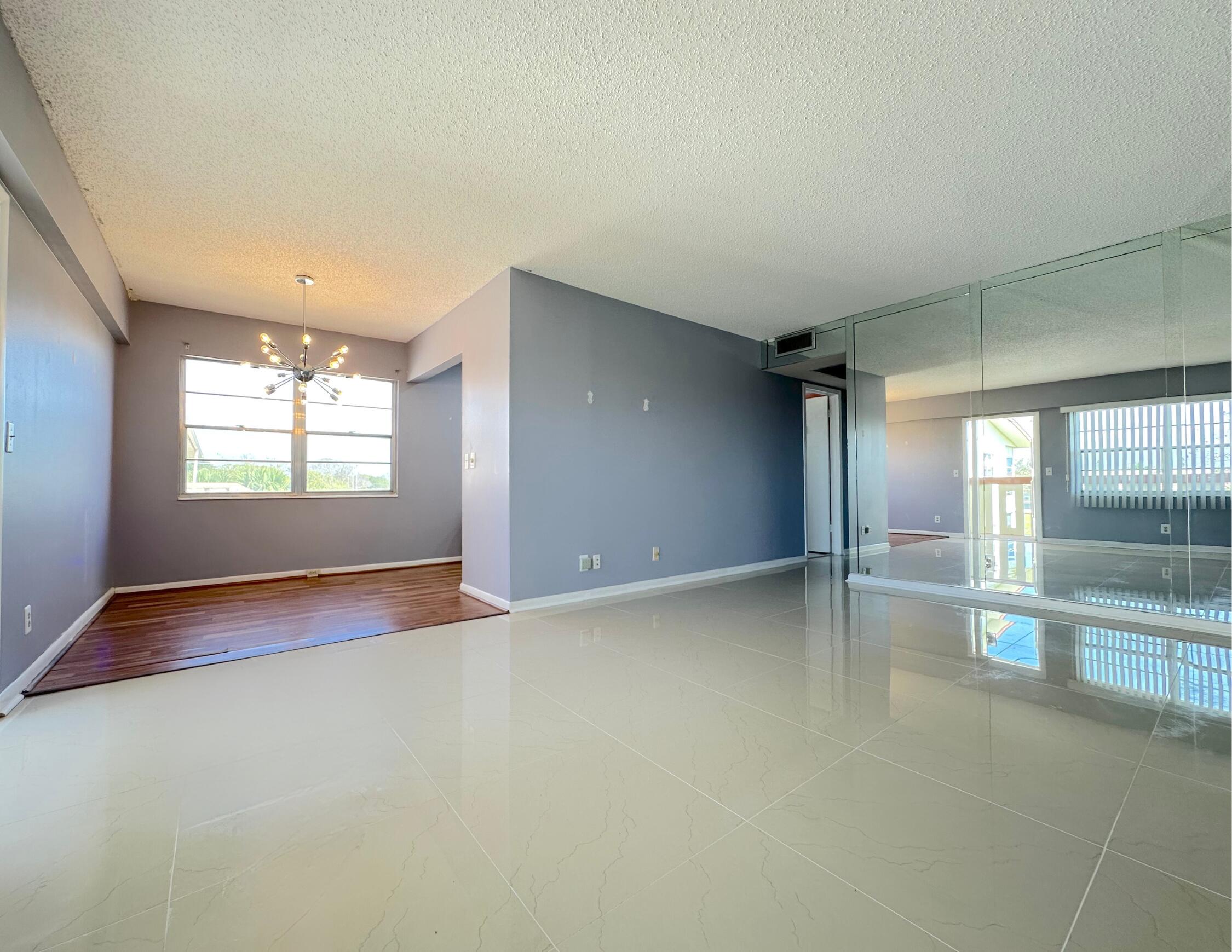 117 Preston F Boca Raton, FL 33434 - Photo 2 of 30 Living Area/Dining Area