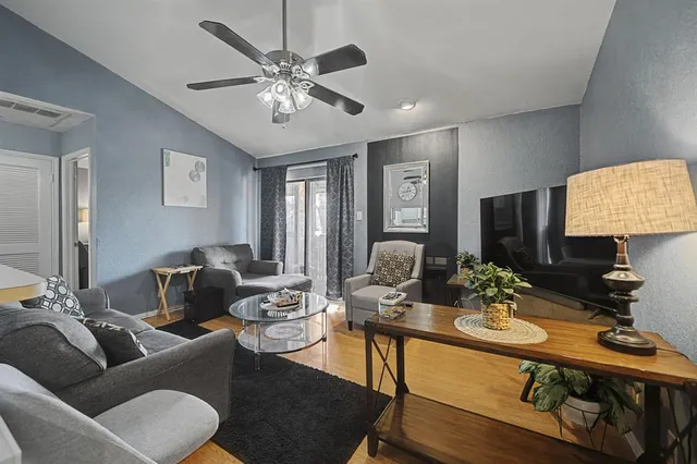 $149,900 | 1201 Harwell Drive, Unit 222, Arlington, TX 76011