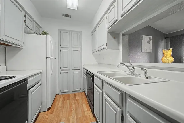 $149,900 | 1201 Harwell Drive, Unit 222, Arlington, TX 76011