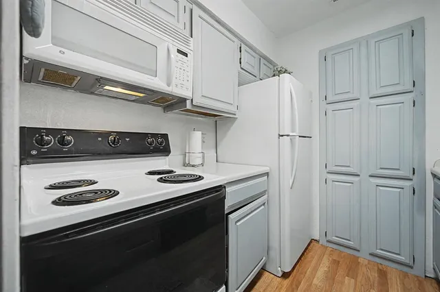 $149,900 | 1201 Harwell Drive, Unit 222, Arlington, TX 76011