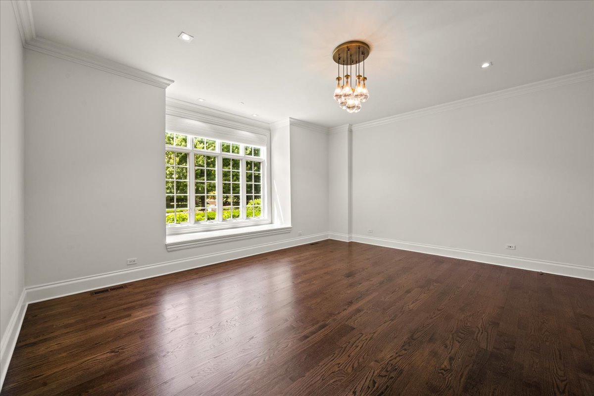 81 Locust Road Winnetka, IL 60093 - Photo 52 of 106 Gallery Image 52