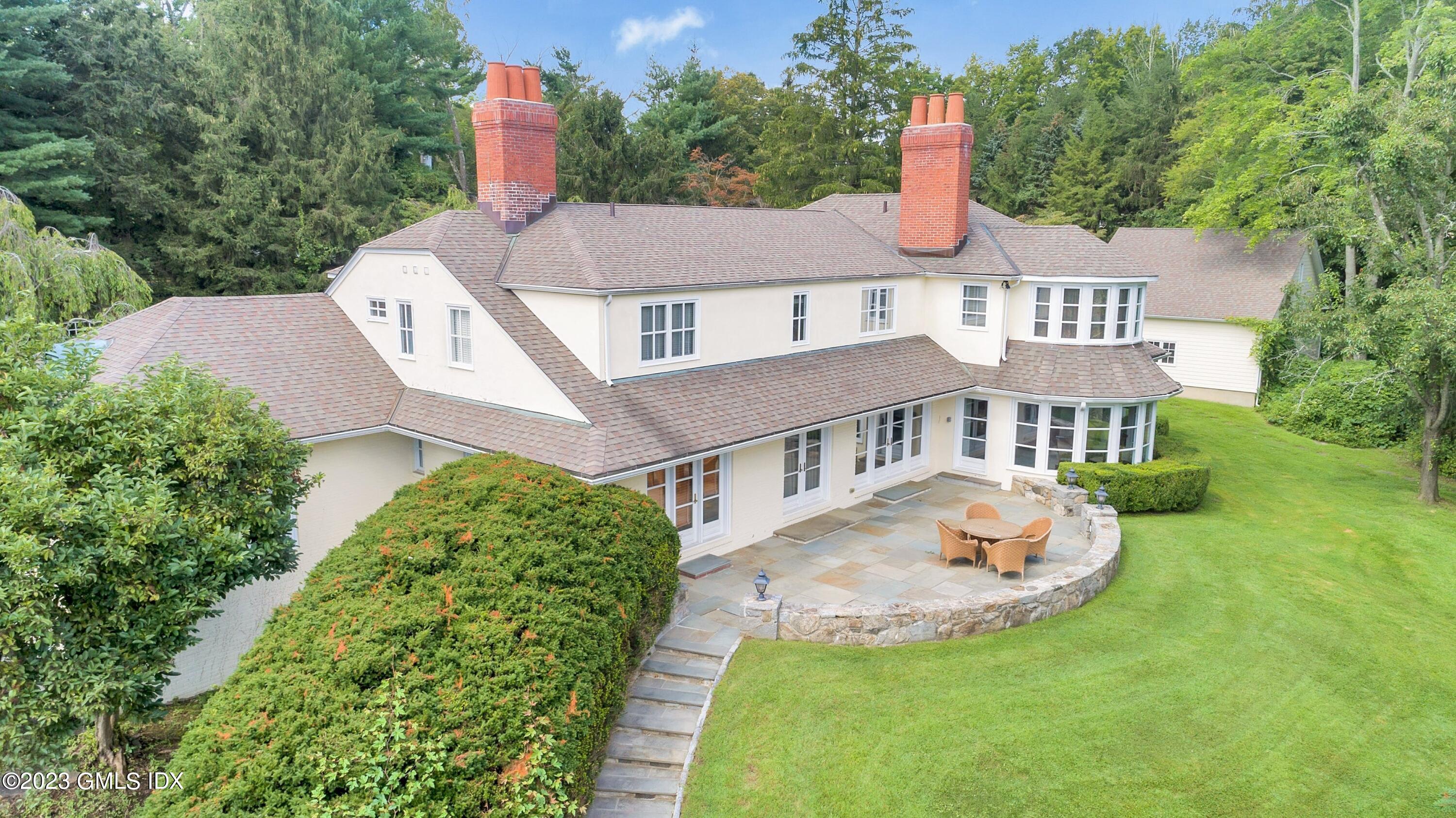 357 Round Hill Road Greenwich, CT 06831 - Photo 39 of 52 an aerial view of a house