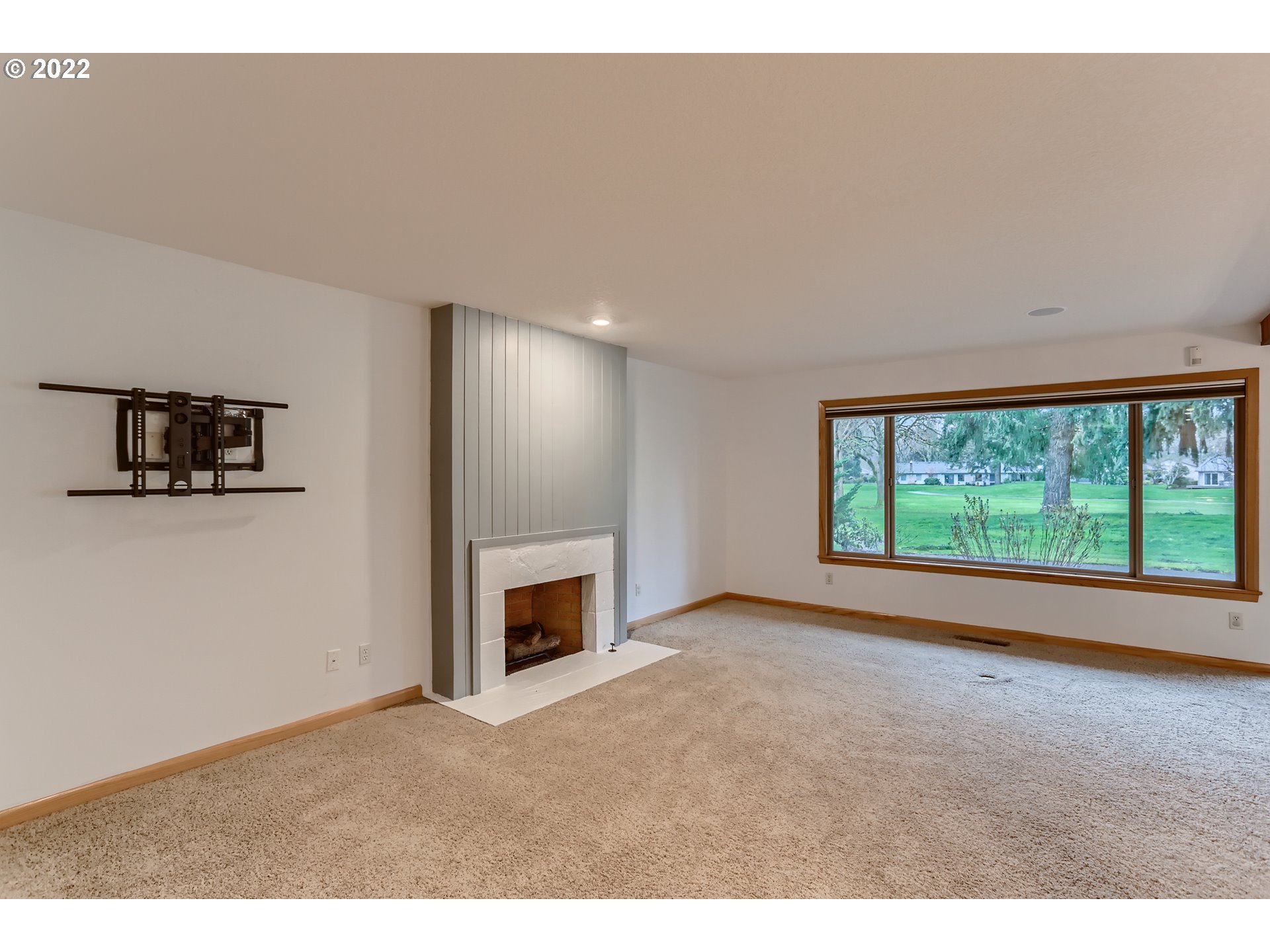 32175 Southwest Boones Bend Road Wilsonville, OR 97070 - Photo 6 of 32 Gallery Image 6