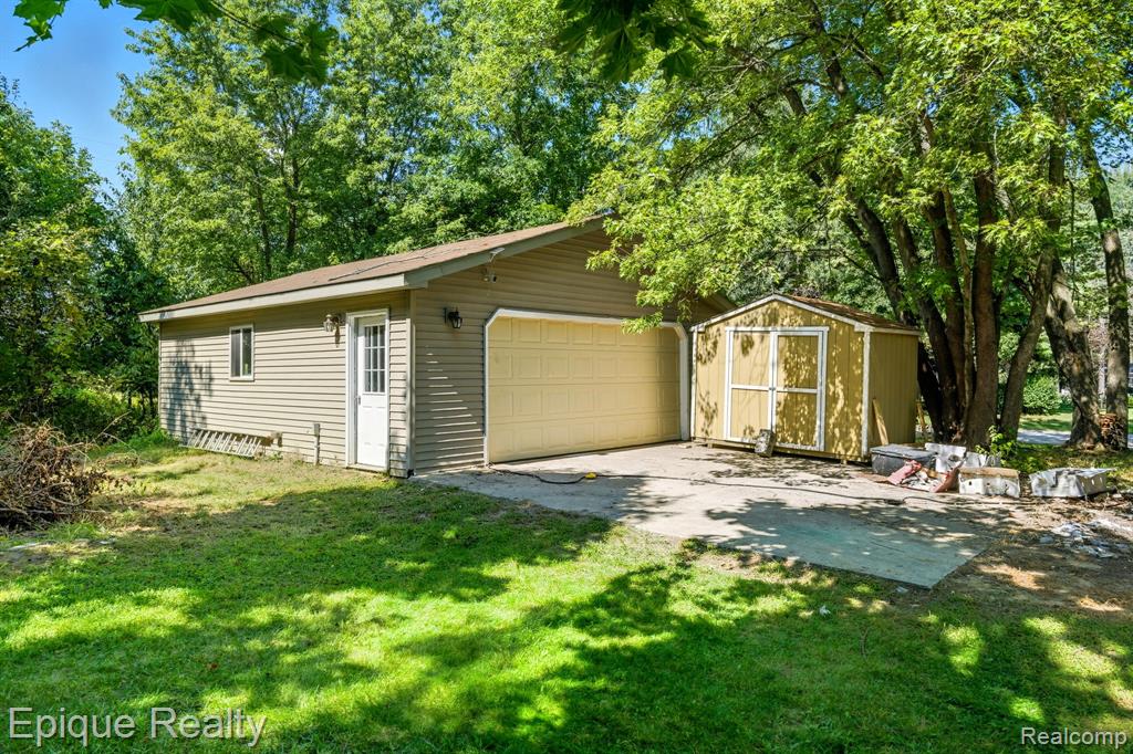 2051 Byron Road Howell, MI 48855 - Photo 8 of 32 Gallery Image 8