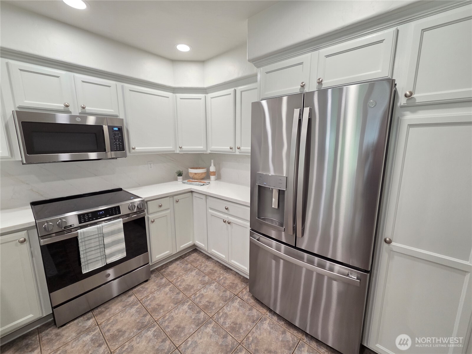 6604 Riviera Court Southeast Lacey, WA 98513 - Photo 5 of 40 Gallery Image 5
