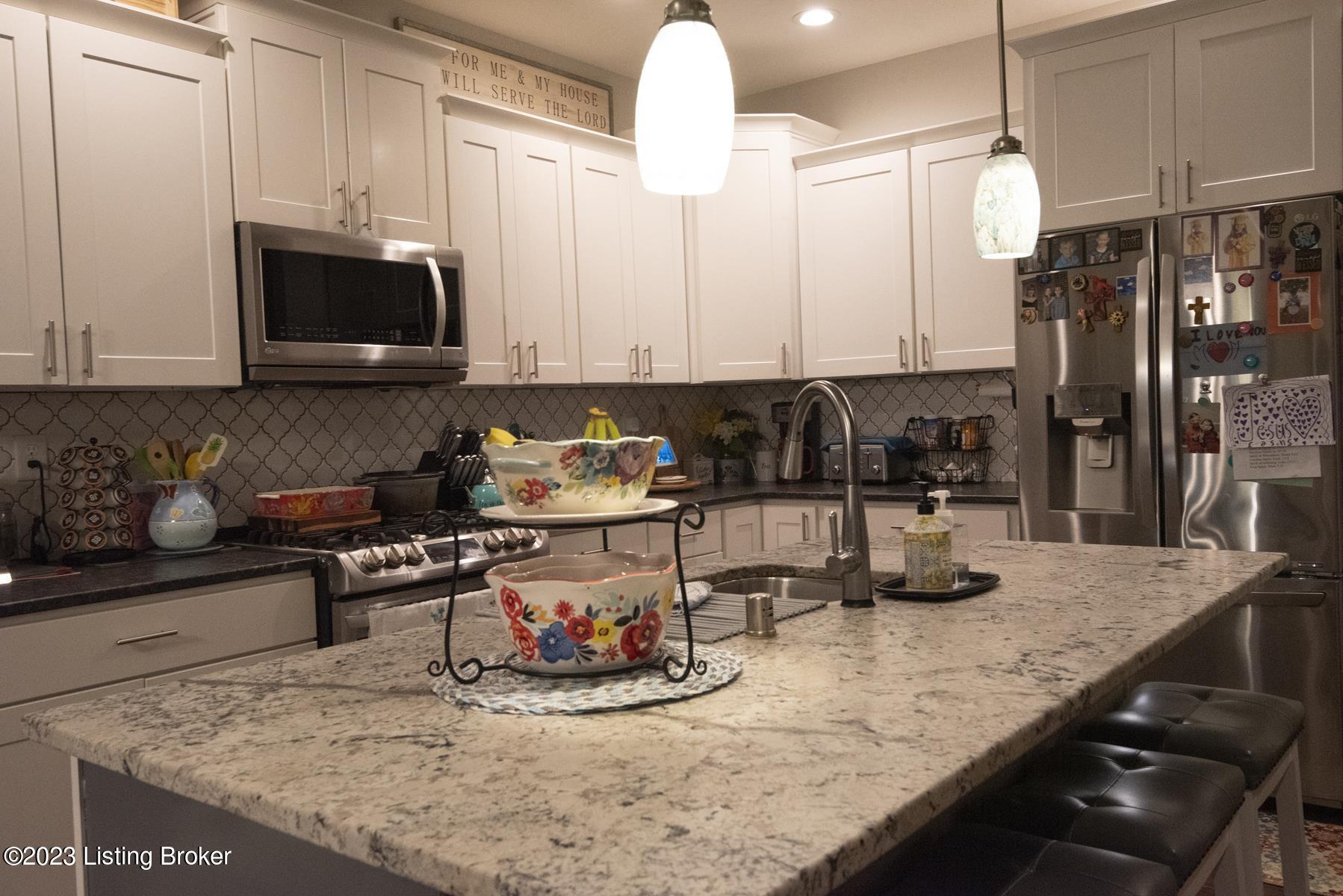 263 Nipper Court Shepherdsville, KY 40165 - Photo 14 of 31 13-Kitchen