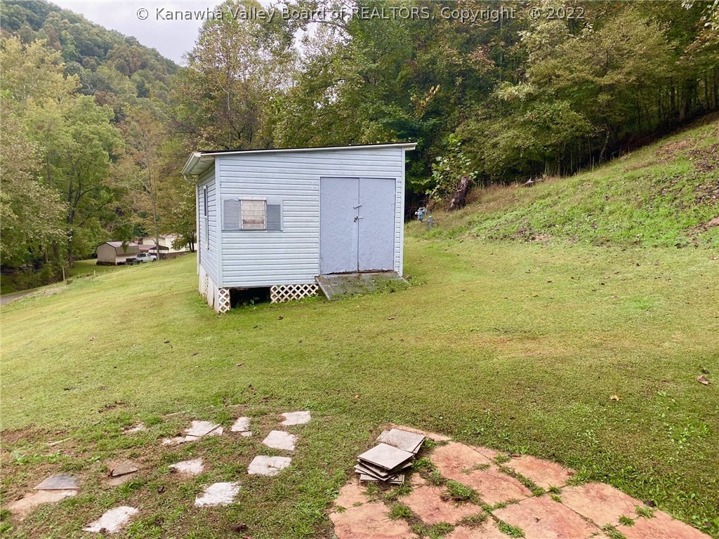 1693 Cottontree Road Walton, WV 25286 - Photo 9 of 23 Gallery Image 9