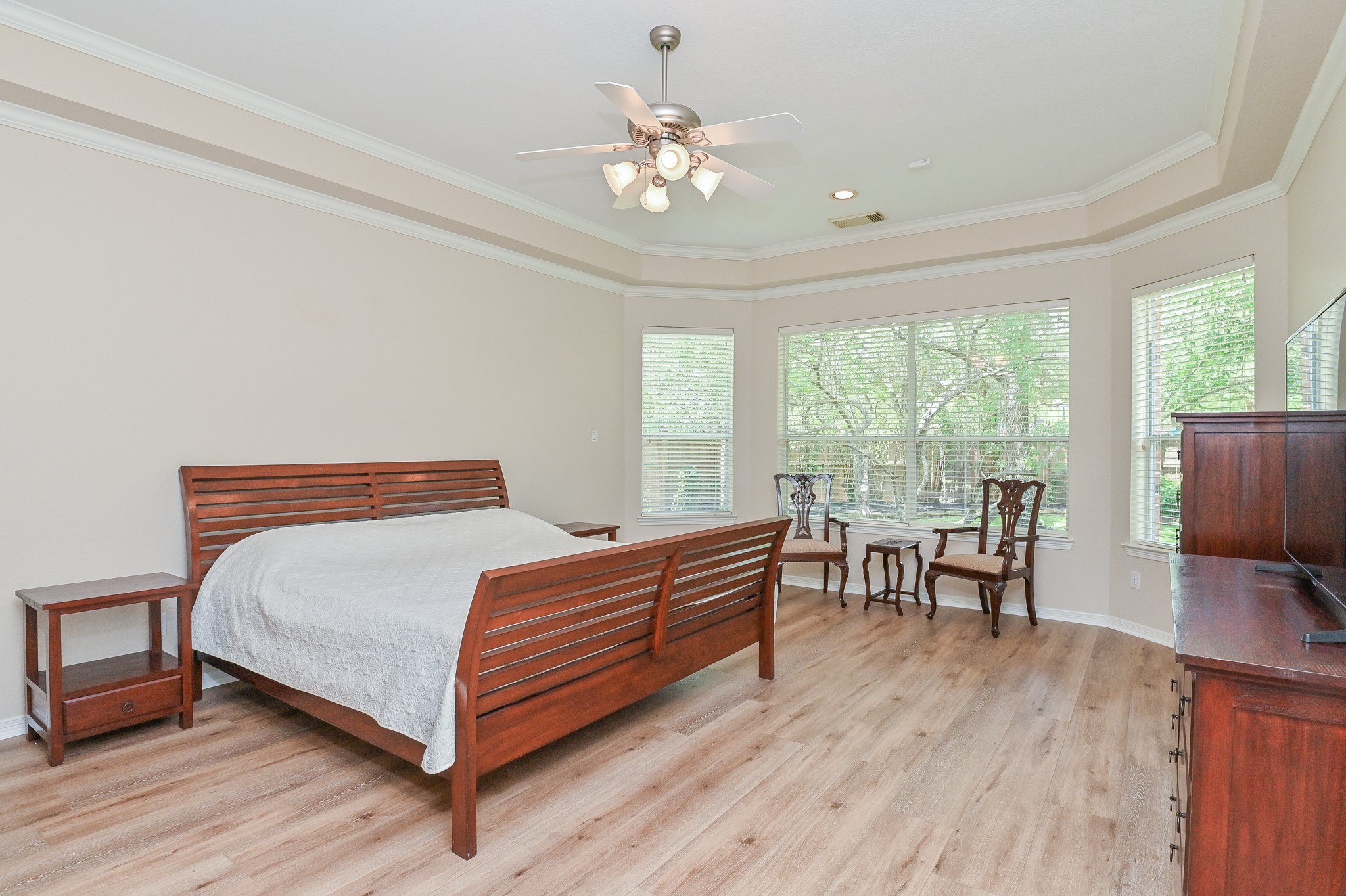 7218 Spring Run Lane Katy, TX 77494 - Photo 16 of 49 a bedroom with a bed and a large window