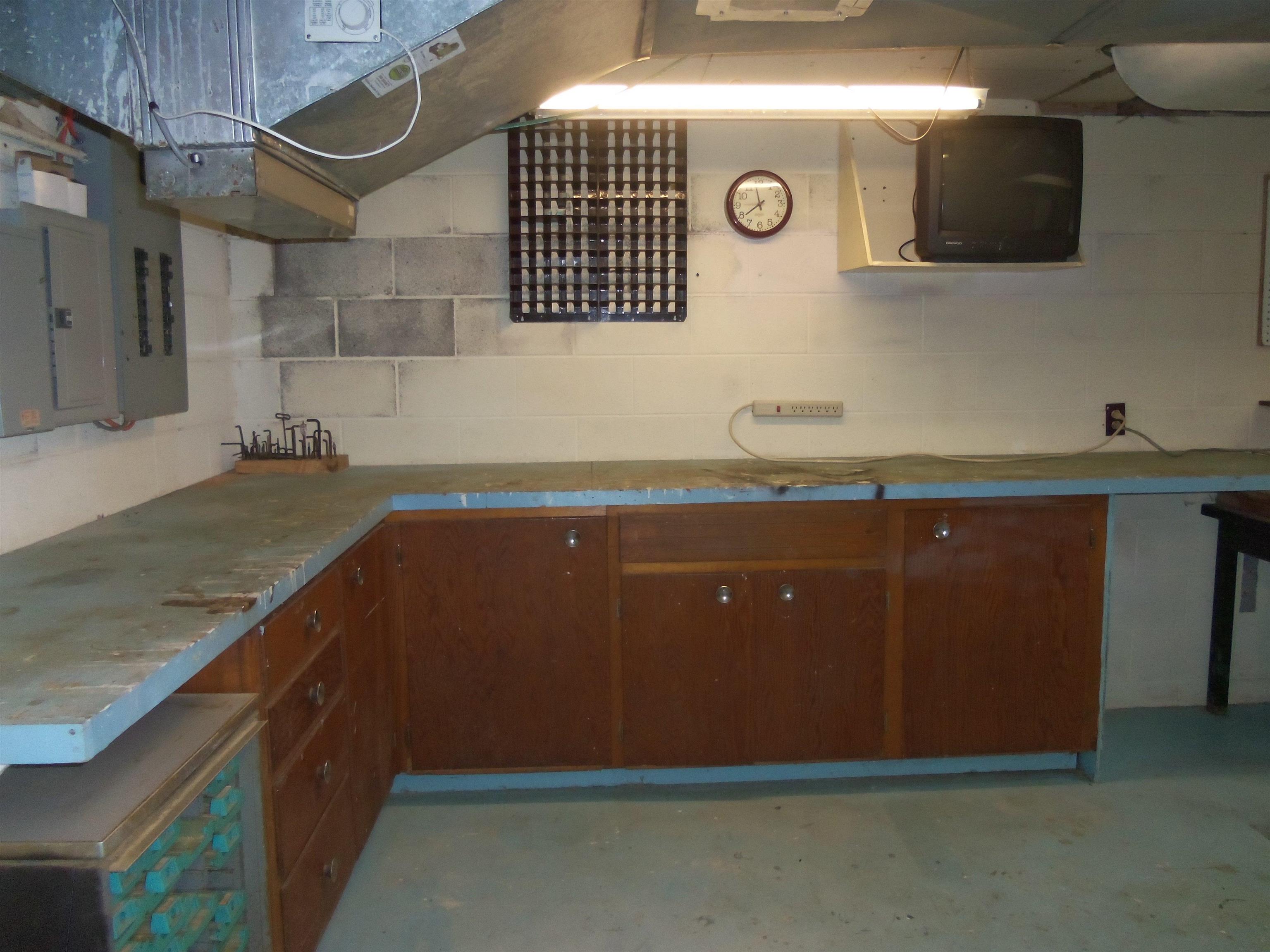 5310 East Carpenter Road Flint, MI 48506 - Photo 53 of 70 50117534-52.JPG