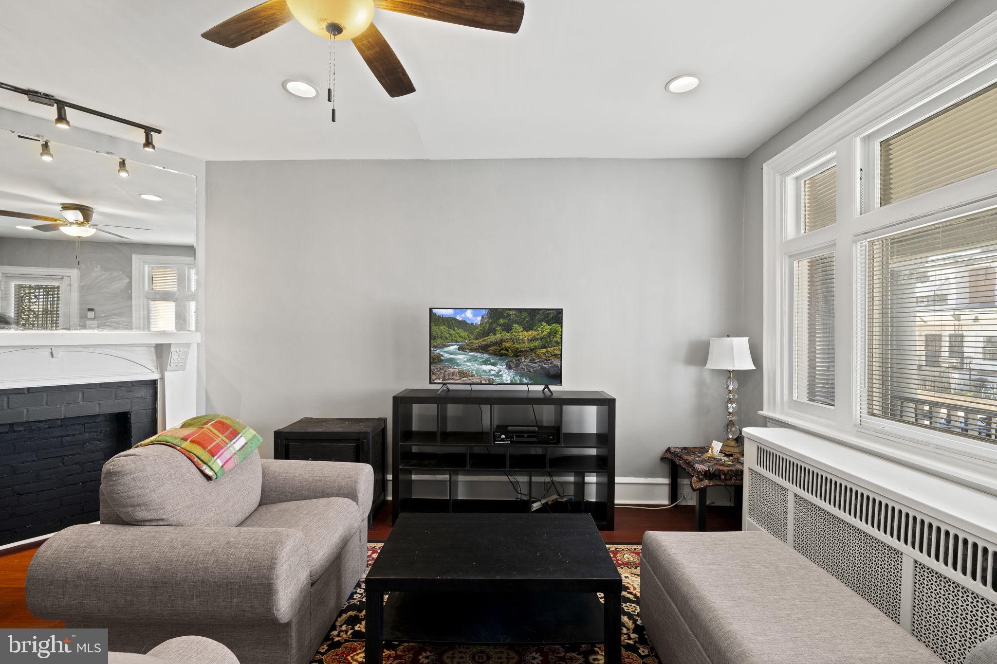 723 South 58th Street Philadelphia, PA 19143 - Photo 3 of 29