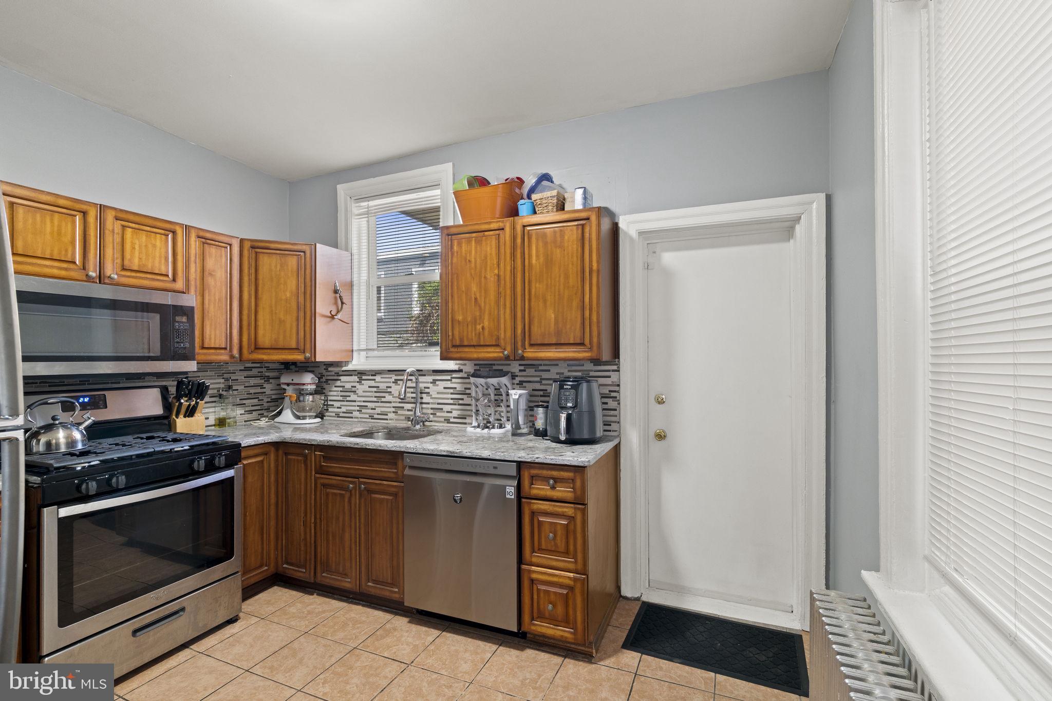 723 South 58th Street Philadelphia, PA 19143 - Photo 9 of 29