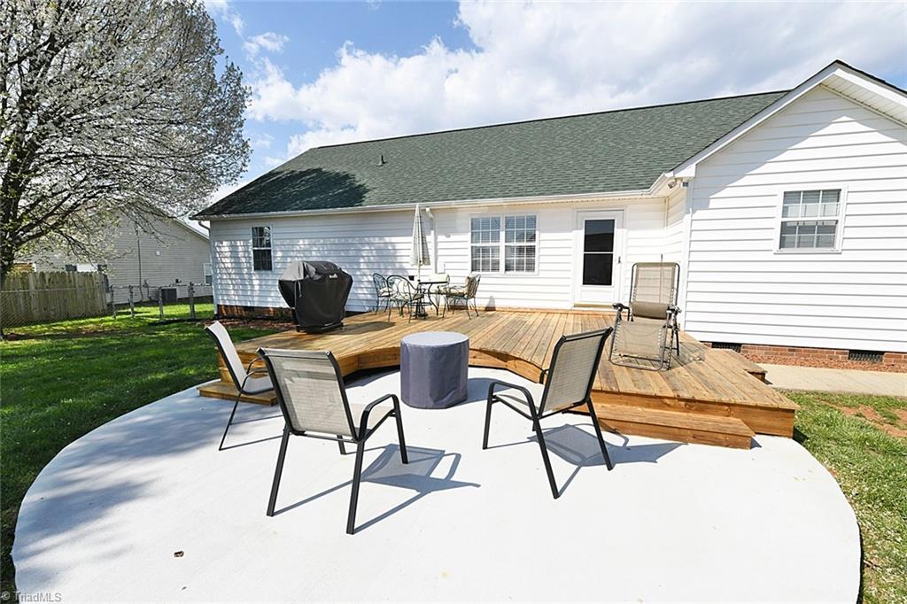 112 Meadowview Road Mocksville, NC 27028 - Photo 3 of 22 Gallery Image 3