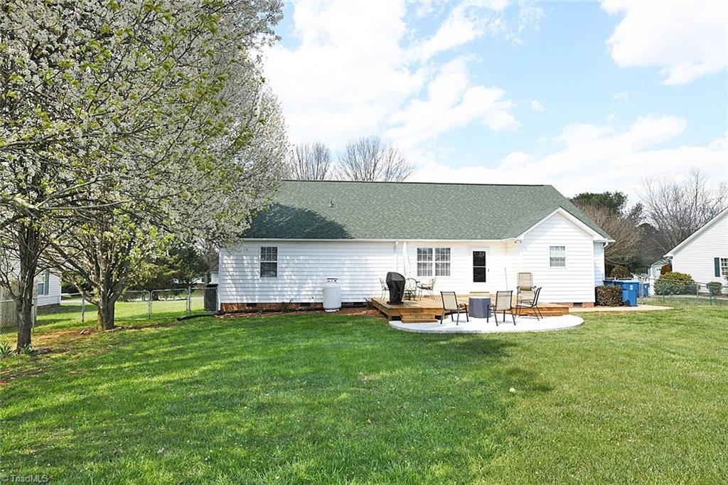 112 Meadowview Road Mocksville, NC 27028 - Photo 4 of 22 Gallery Image 4
