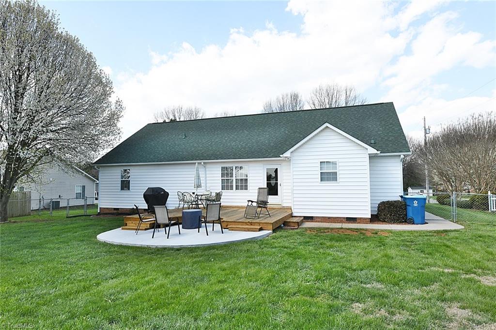 112 Meadowview Road Mocksville, NC 27028 - Photo 5 of 22 Gallery Image 5