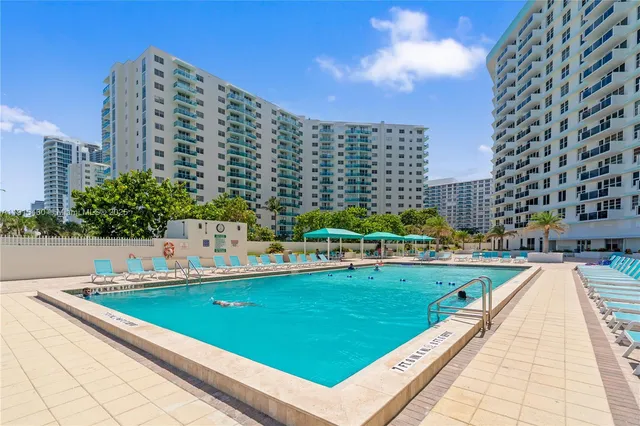 a picture of city view