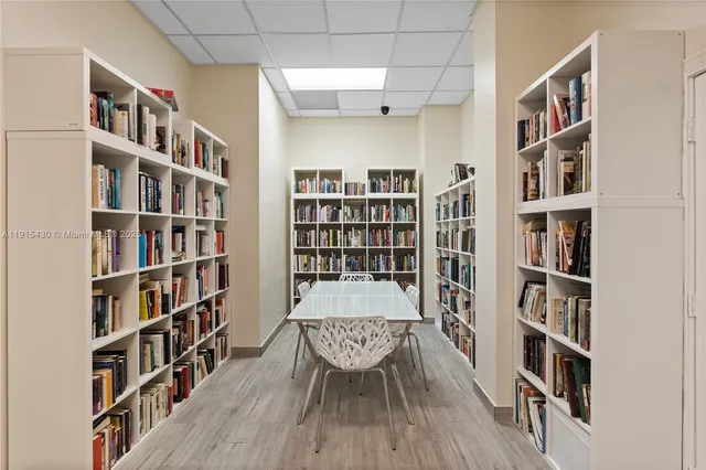 $389,000 | 3725 South Ocean Drive, Unit 1225, Hollywood, FL 33019