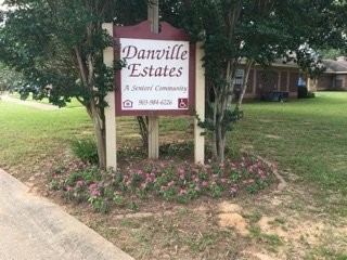 500 Danville Road Kilgore, TX 75662 - Photo 14 of 22 a sign on the side of the road