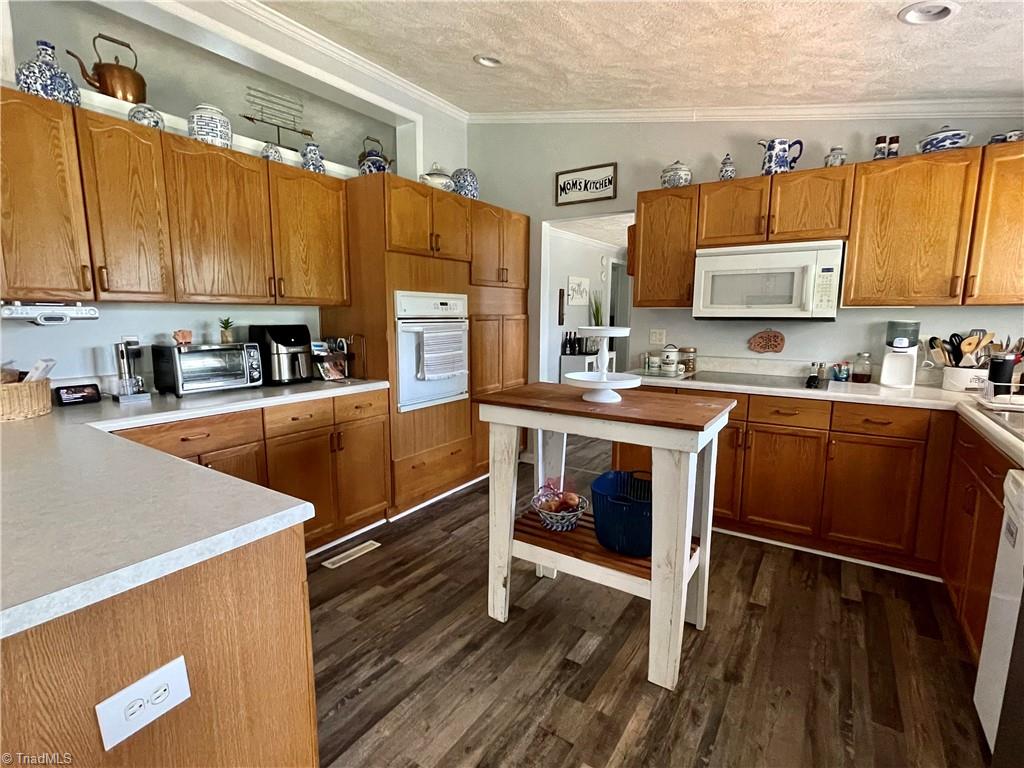 330 Old Lowgap Road Mount Airy, NC 27030 - Photo 12 of 19 Gallery Image 12
