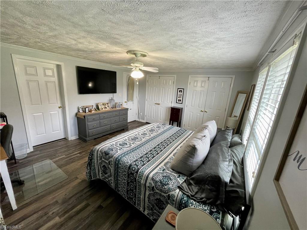 330 Old Lowgap Road Mount Airy, NC 27030 - Photo 7 of 19 Gallery Image 7
