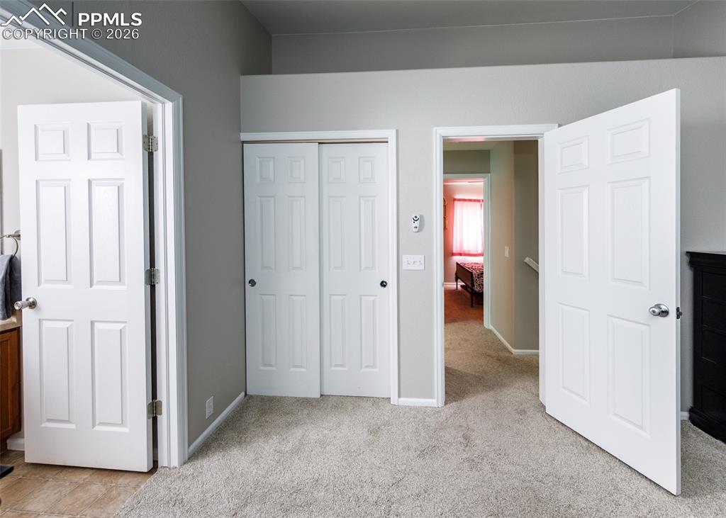 12940 Casa De Campo Road Peyton, CO 80831 - Photo 19 of 50 a view of a livingroom with a elevator
