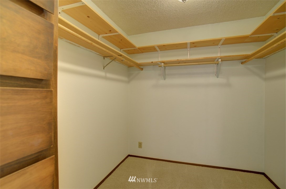 2501 Dayton Avenue Northeast Renton, WA 98056 - Photo 14 of 28 Gallery Image 14