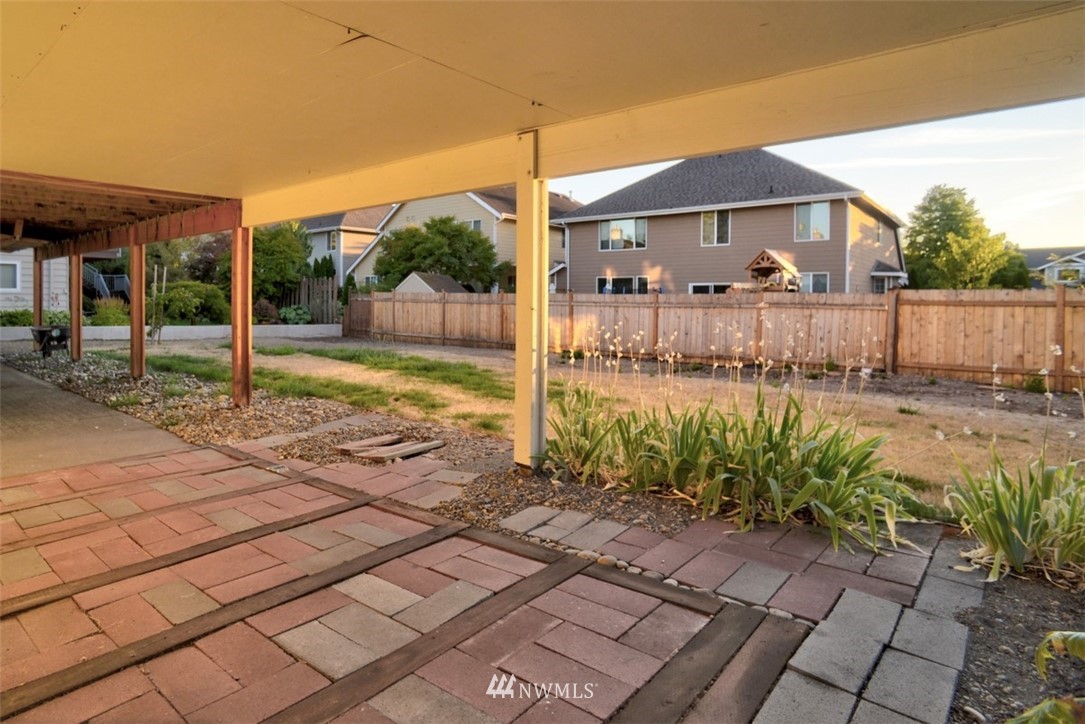 2501 Dayton Avenue Northeast Renton, WA 98056 - Photo 22 of 28 Gallery Image 22