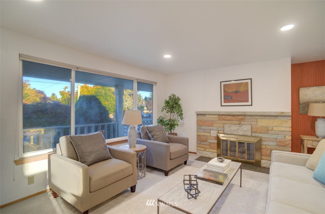 2501 Dayton Avenue Northeast Renton, WA 98056 - Photo 5 of 28 Gallery Image 5