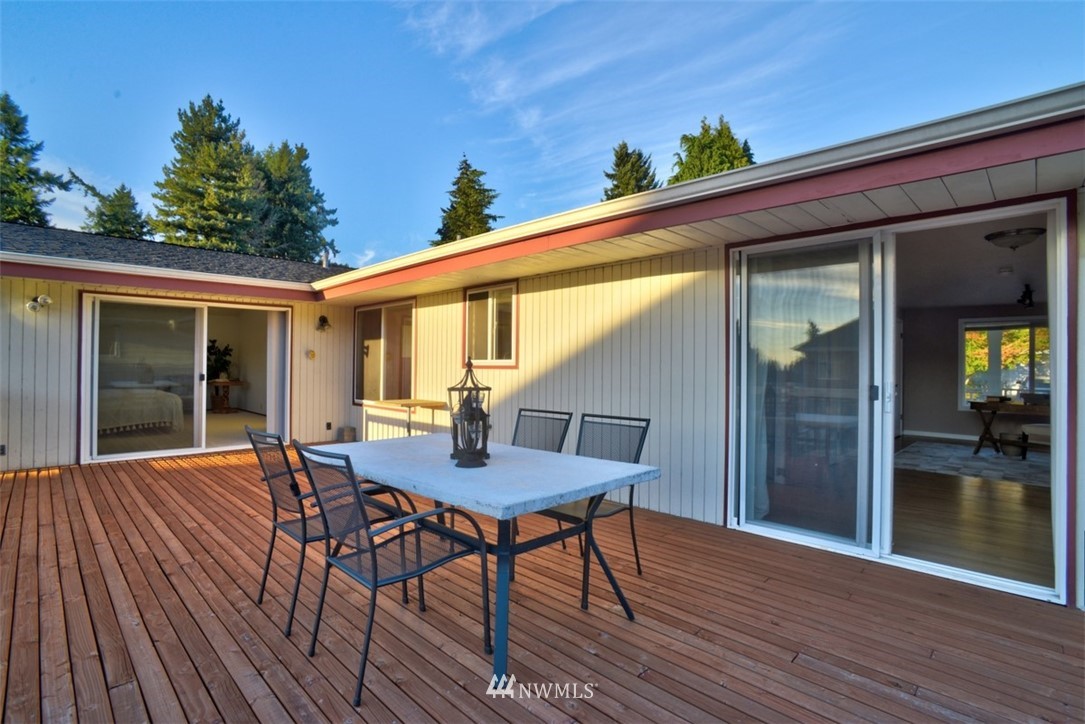 2501 Dayton Avenue Northeast Renton, WA 98056 - Photo 10 of 28 Gallery Image 10
