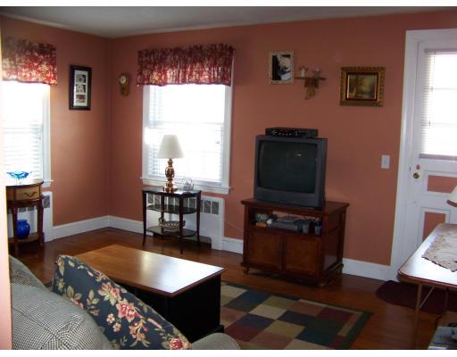 23 Thelma Road Framingham, MA 01702 - Photo 3 of 11 Gallery Image 3