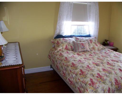 23 Thelma Road Framingham, MA 01702 - Photo 6 of 11 Gallery Image 6