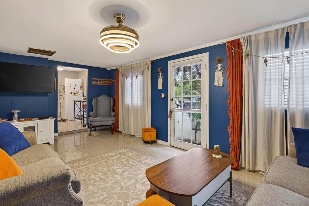 4149 Grant Road Jacksonville, FL 32207 - Photo 9 of 23 Gallery Image 9