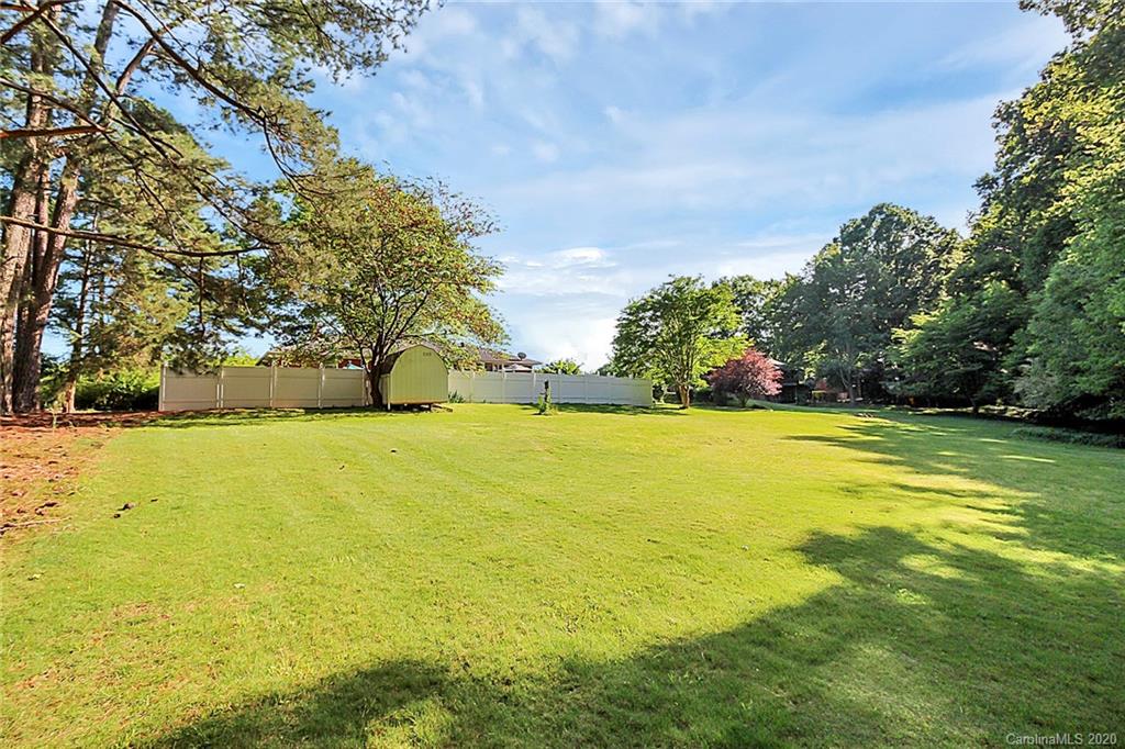 511 Boyce Road Charlotte, NC 28211 - Photo 13 of 29 Gallery Image 13