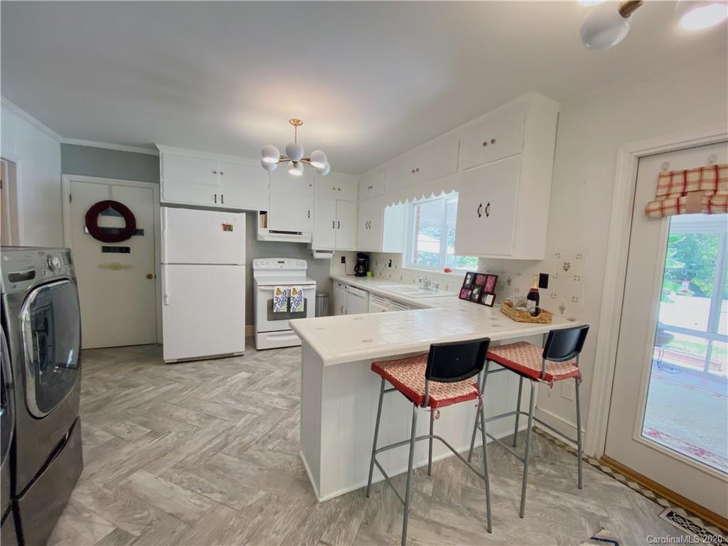 511 Boyce Road Charlotte, NC 28211 - Photo 23 of 29 Gallery Image 23