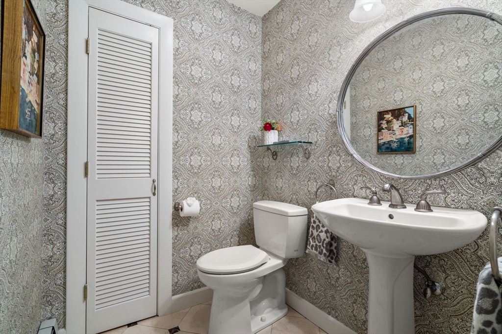 120 Cynthia Road Newton, MA 02459 - Photo 17 of 30