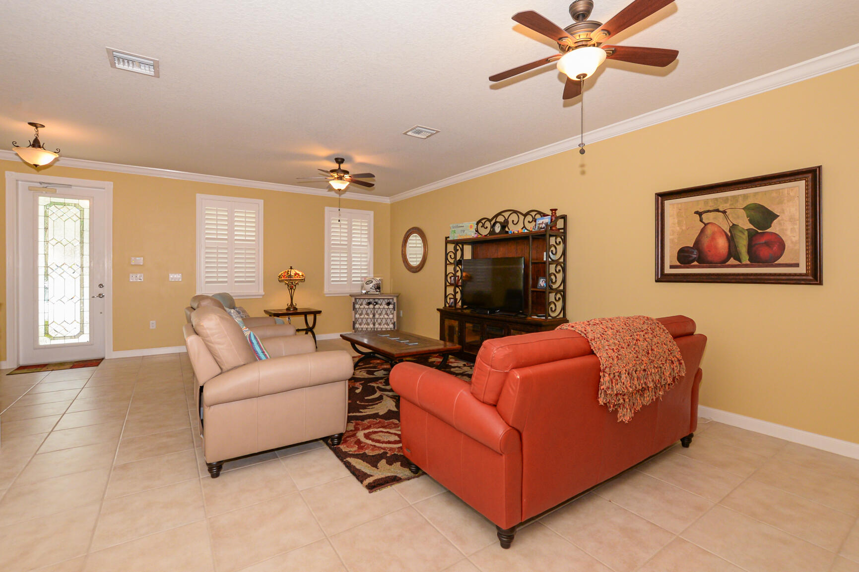 1322 Sunshine Drive Jupiter, FL 33458 - Photo 7 of 46 Living Room